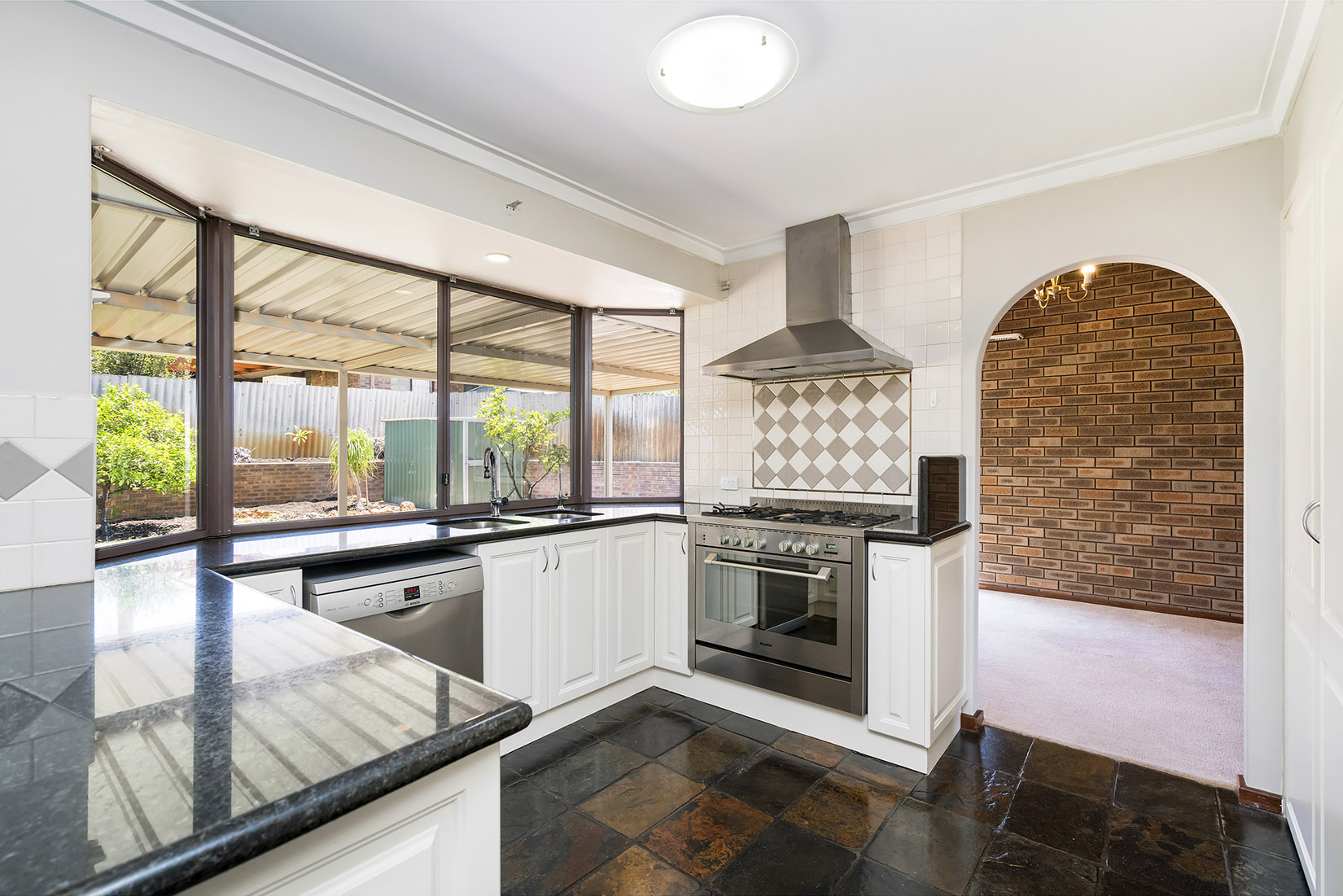 17 Smitherson Street Noranda WA 6062