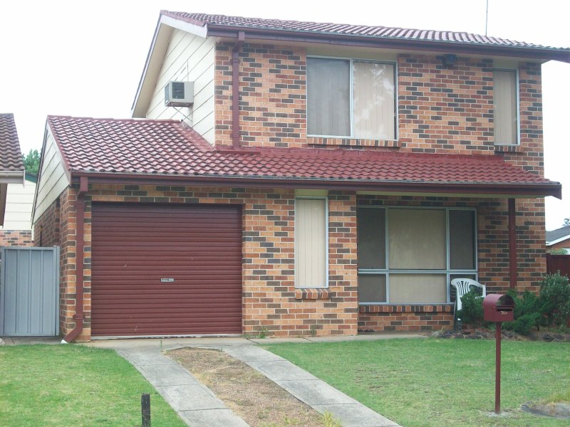 6 Goodenough Street, GLENFIELD NSW 2167