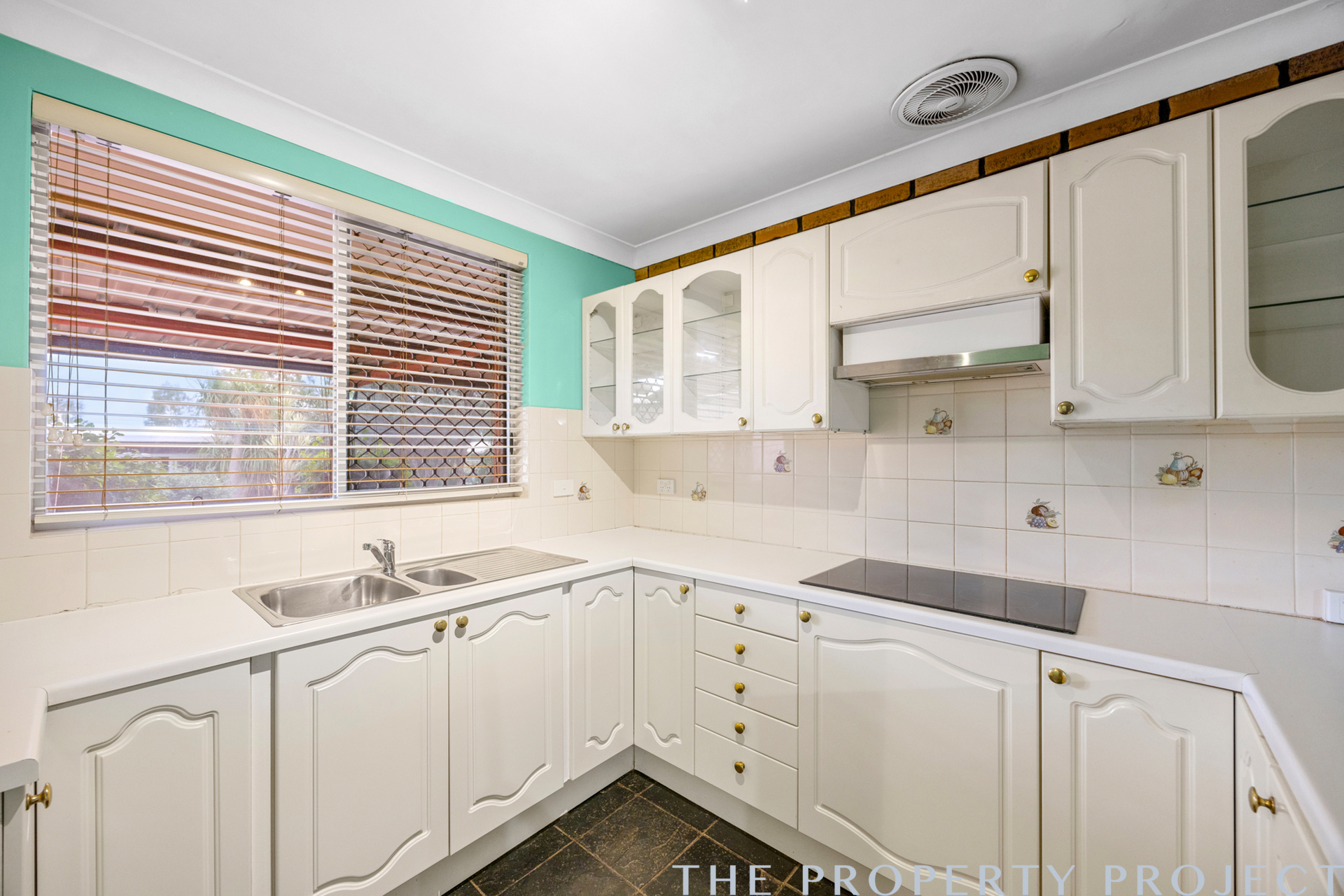 214 Blackadder Road Swan View WA 6056