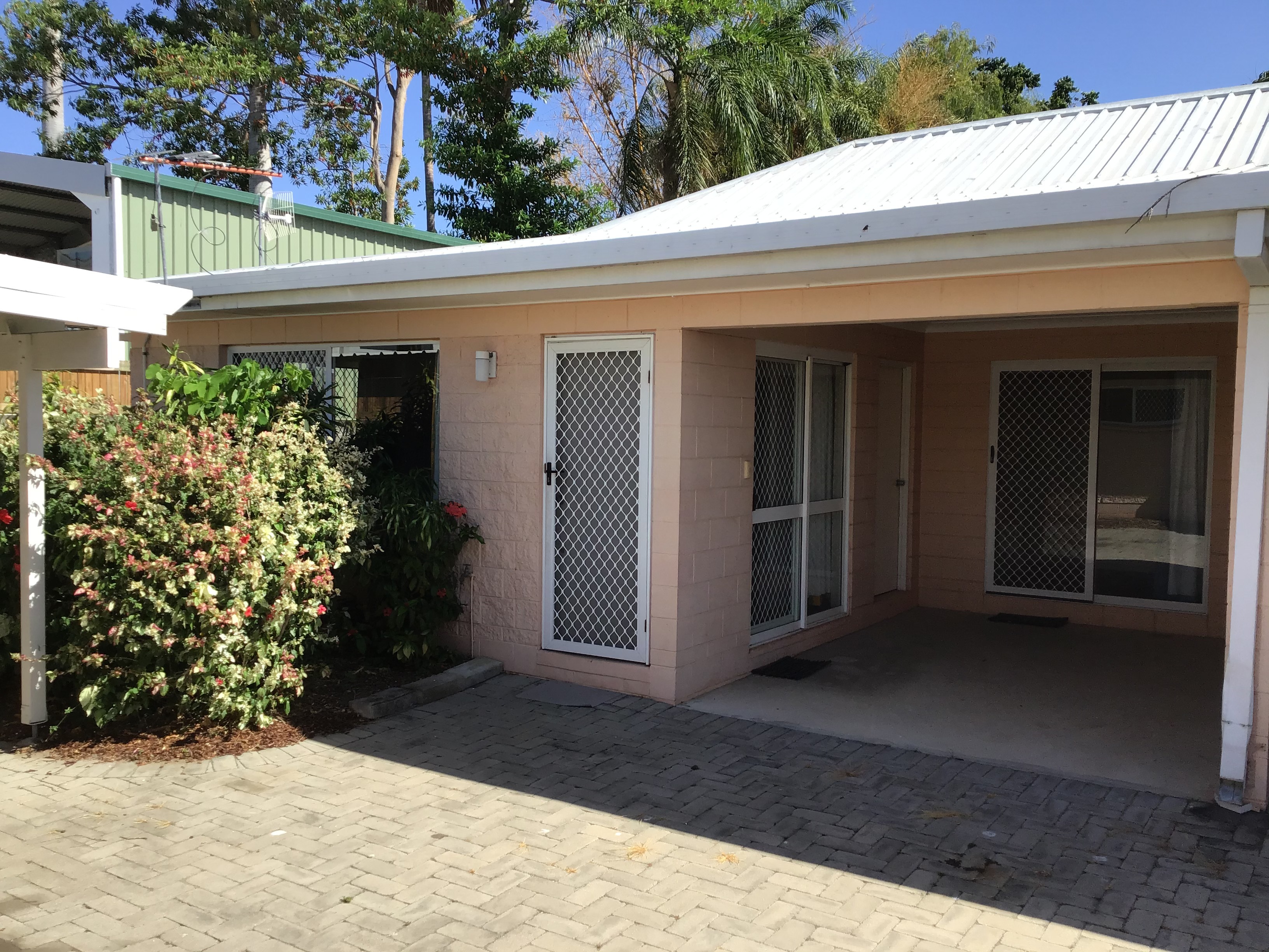 Unit 4 / 42 Surrey St, HYDE PARK QLD 4812