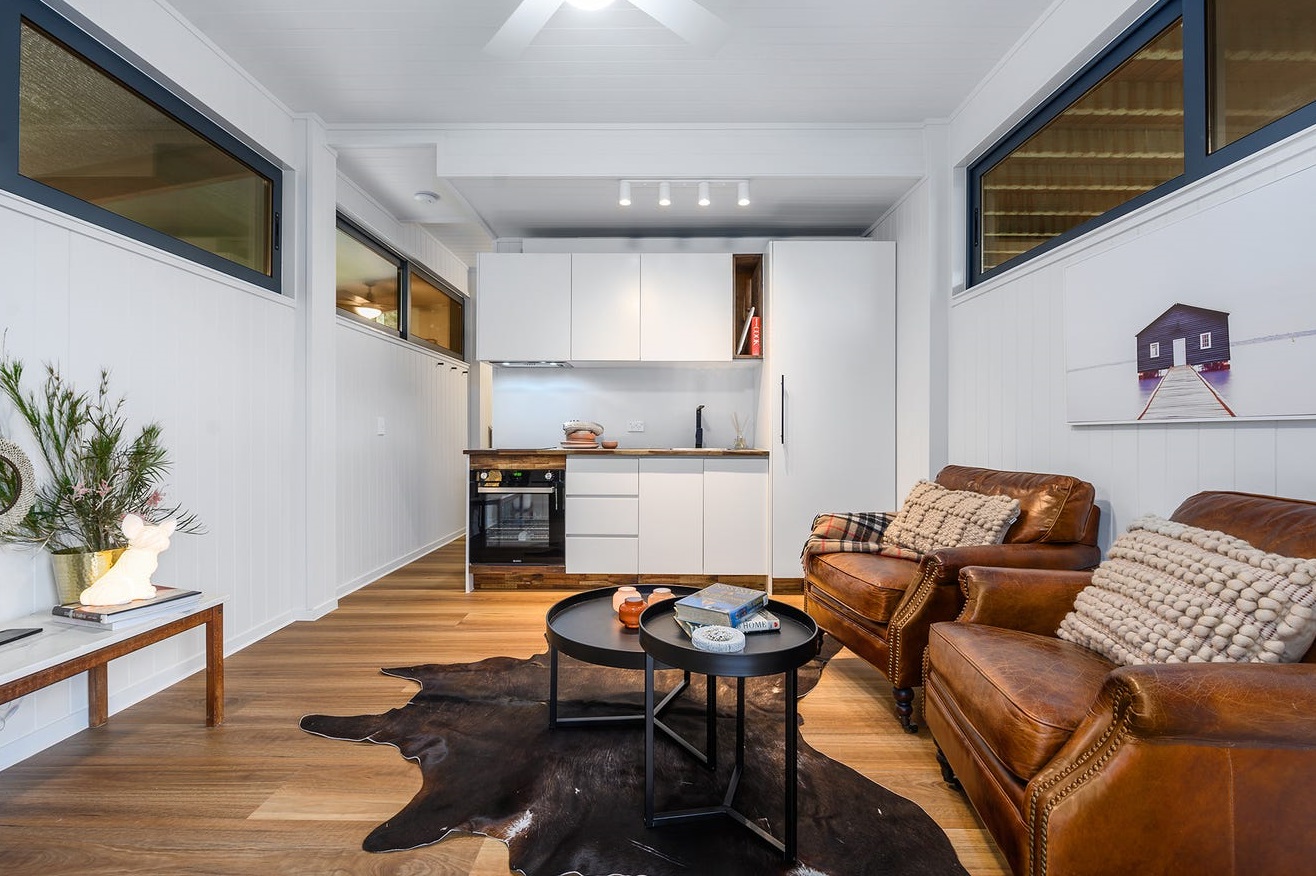 2 / 80 Falconhurst Road, RUSSELL ISLAND QLD 4184