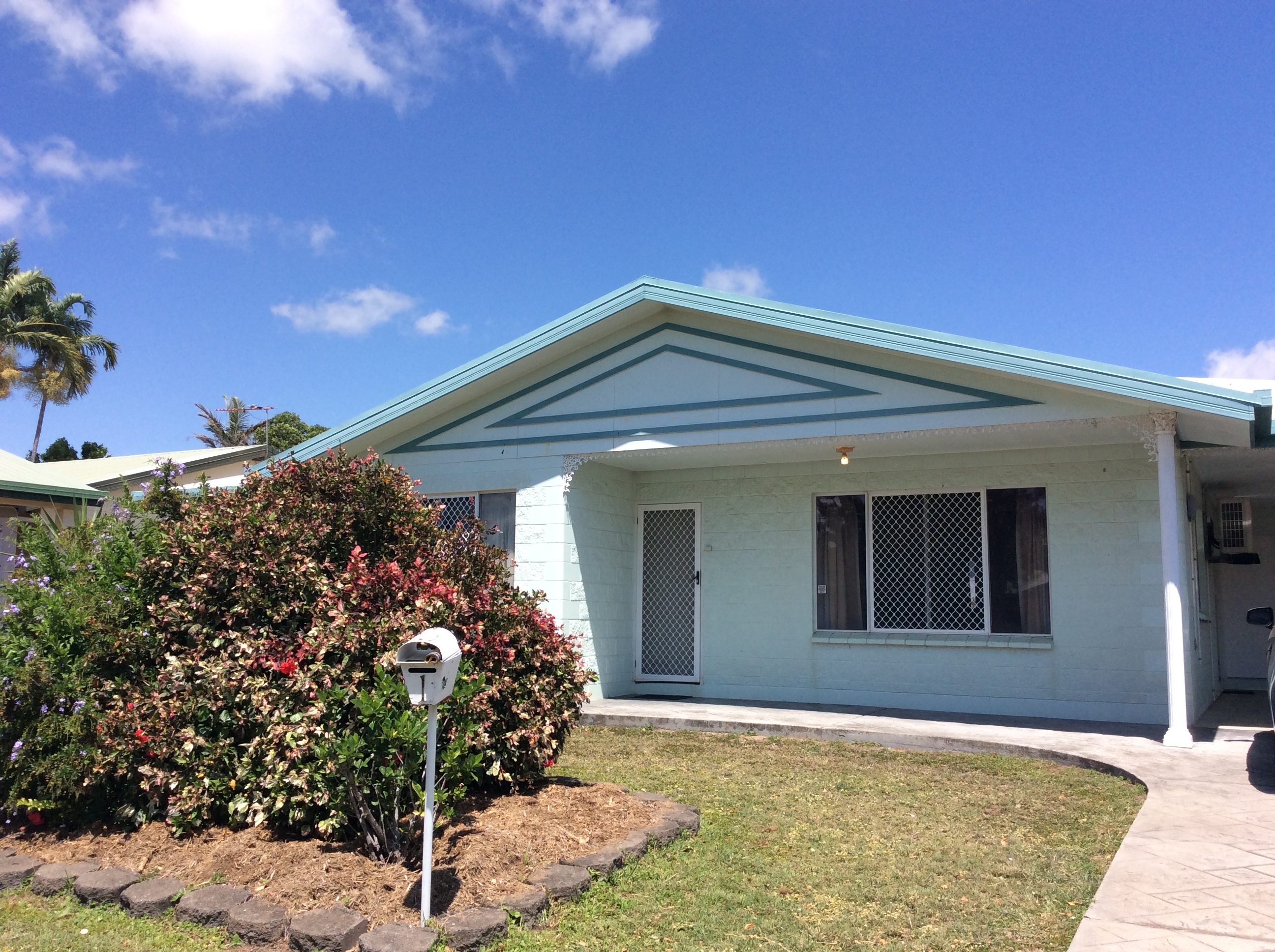 1 Gracedale Street, MOUNT LOUISA QLD 4814