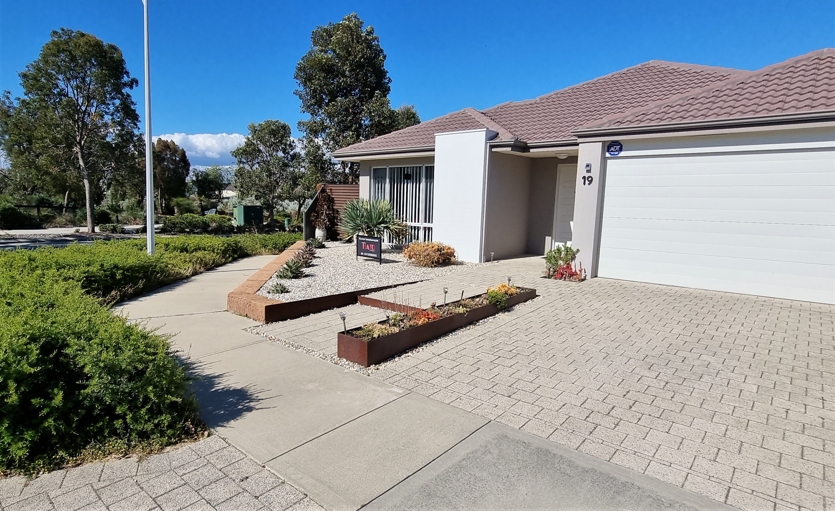 19 Cuddlepie Turn, BANKSIA GROVE WA 6031