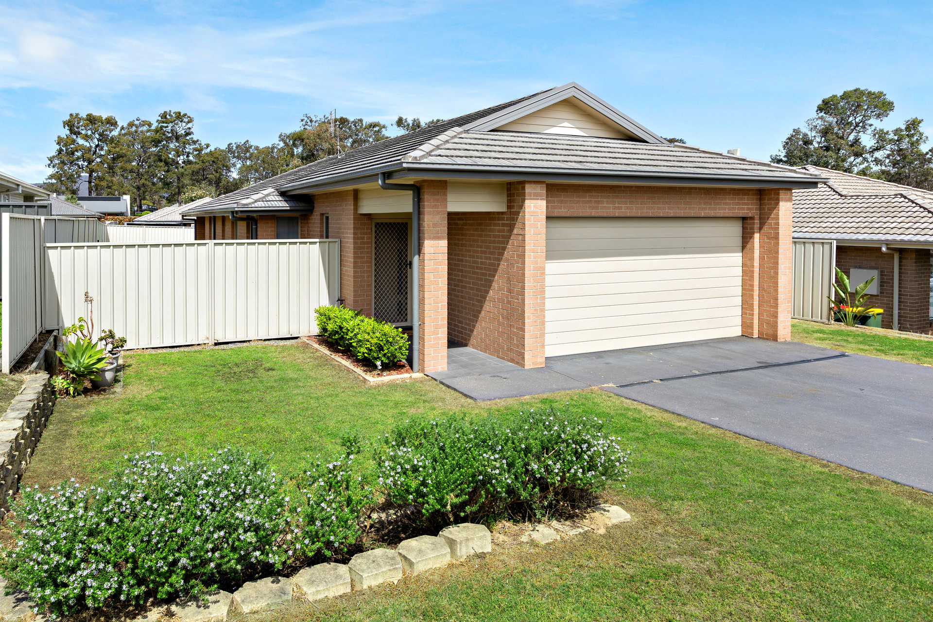 11 Alexander Street, ELLALONG NSW 2325
