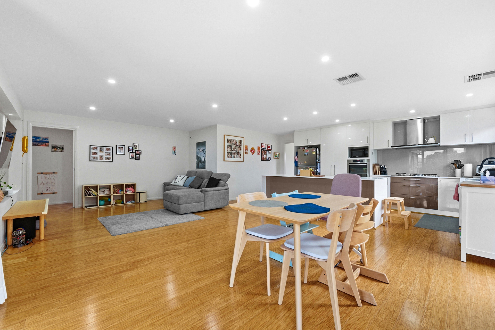 18 Casilda Street, Harrison, photo 4
