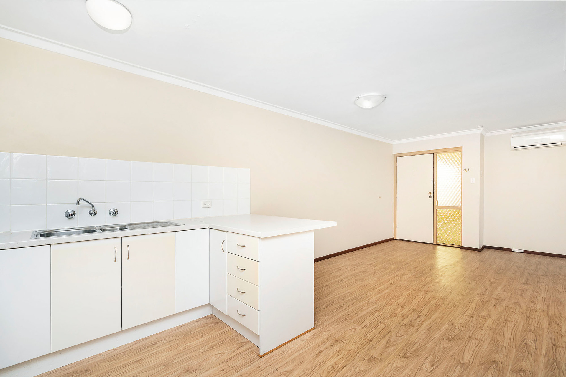 3 27 Edgehill Street Scarborough WA 6019