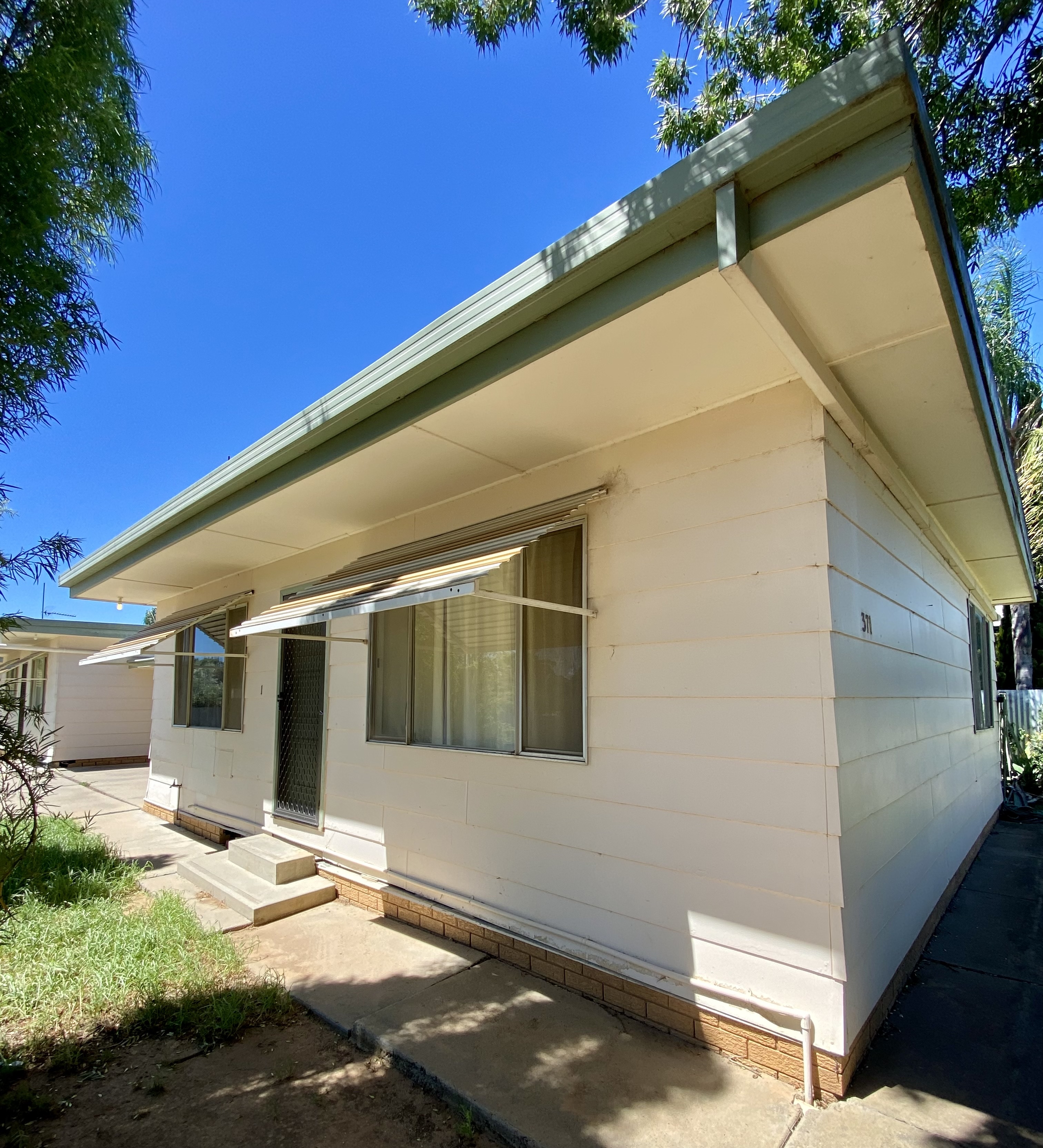 1 / 371 CADELL STREET, HAY NSW 2711