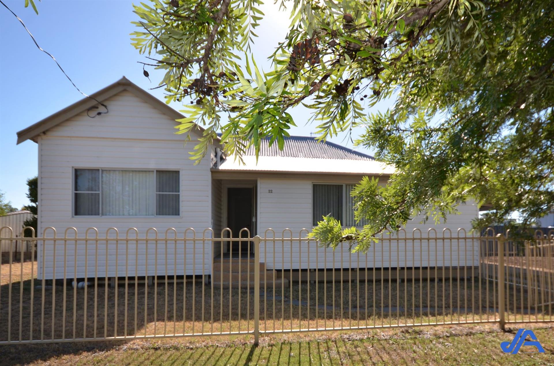 22 Laidlaw Street, BOGGABRI NSW 2382