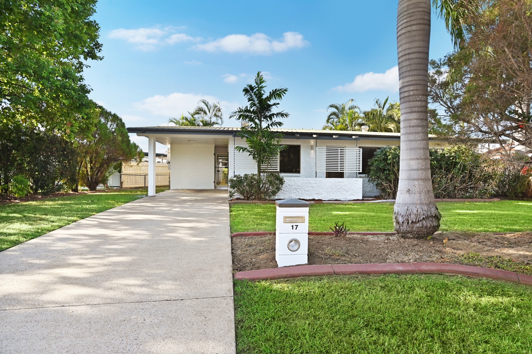 17 Whitsunday Dr, KIRWAN QLD 4817