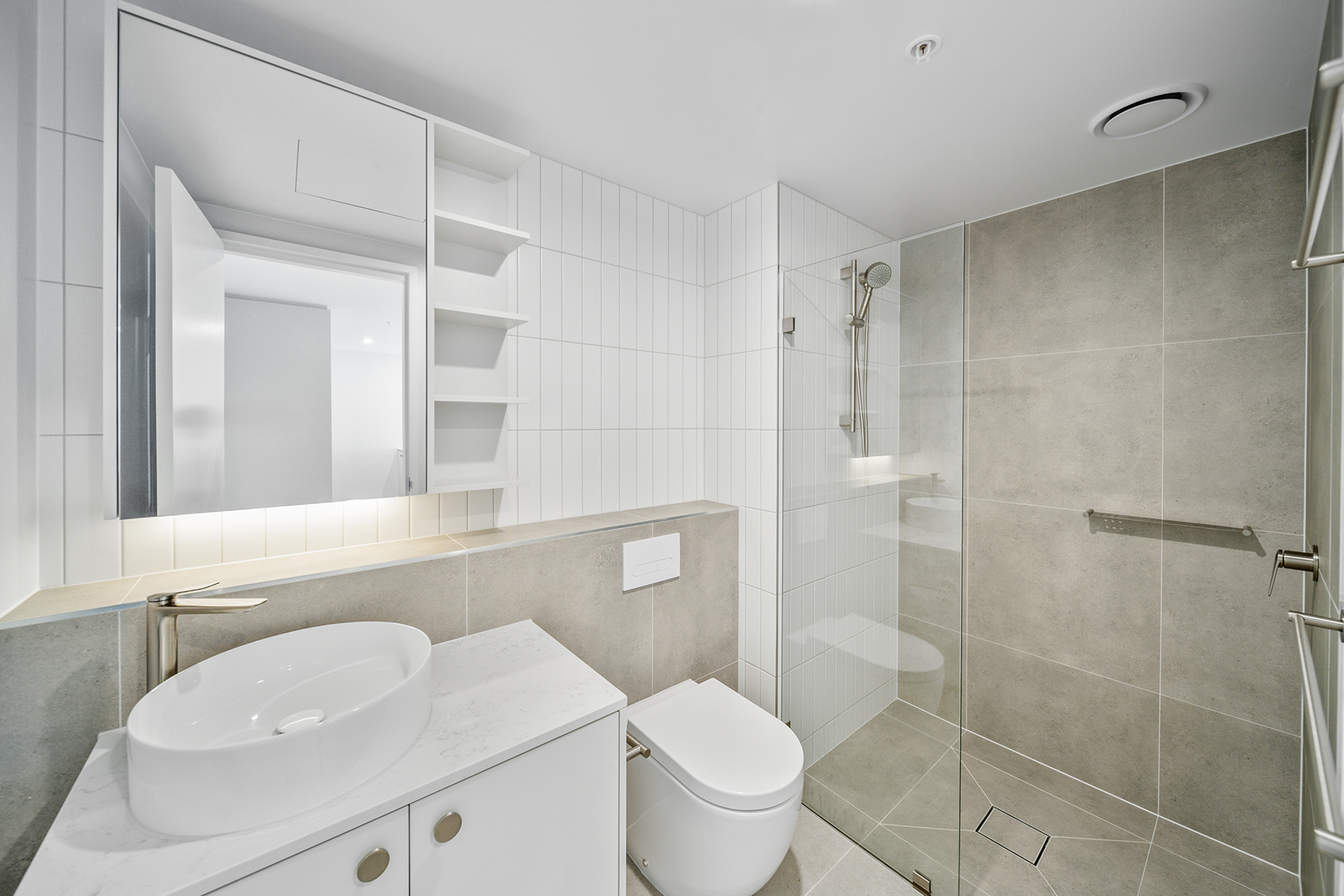 111/220 Melrose Drive, Phillip, photo 10