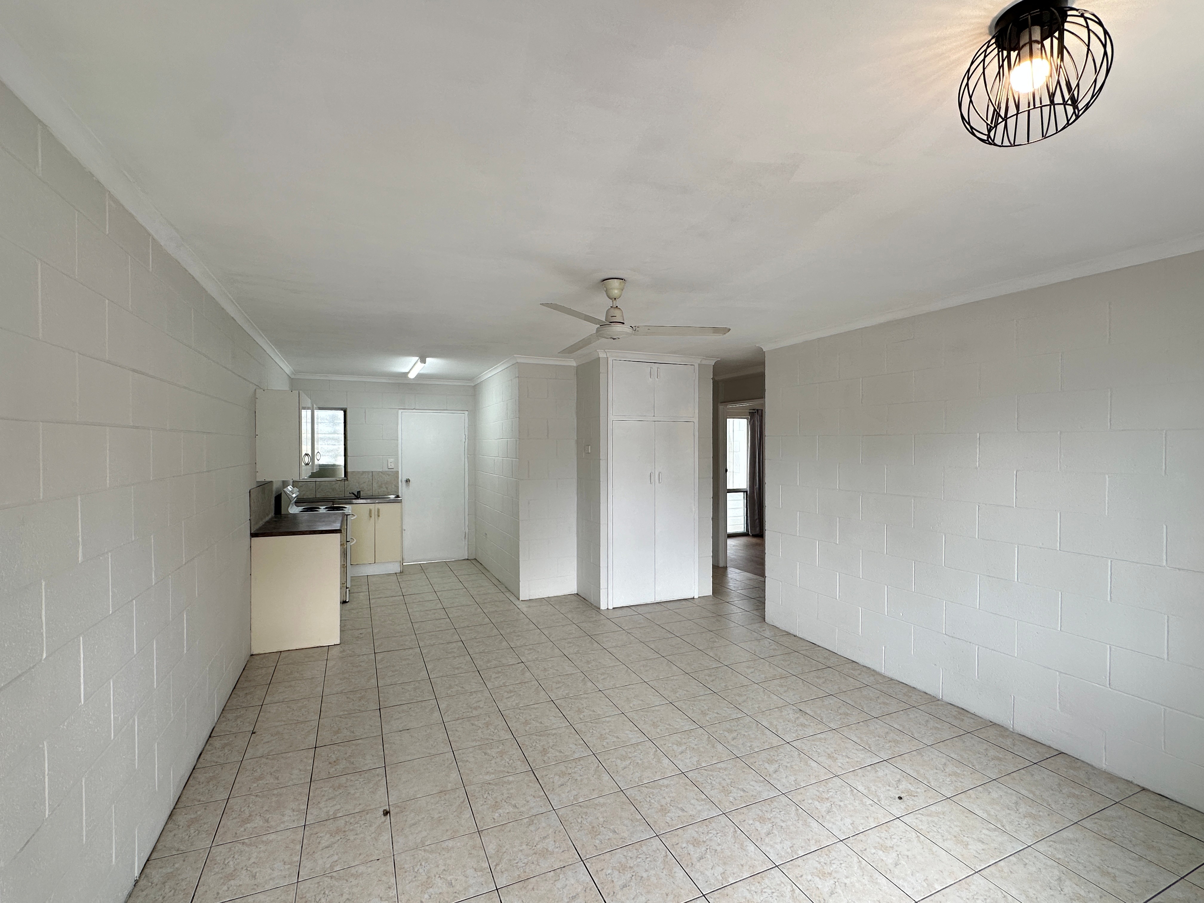 1 / 7 Mcintosh Street, HERMIT PARK QLD 4812