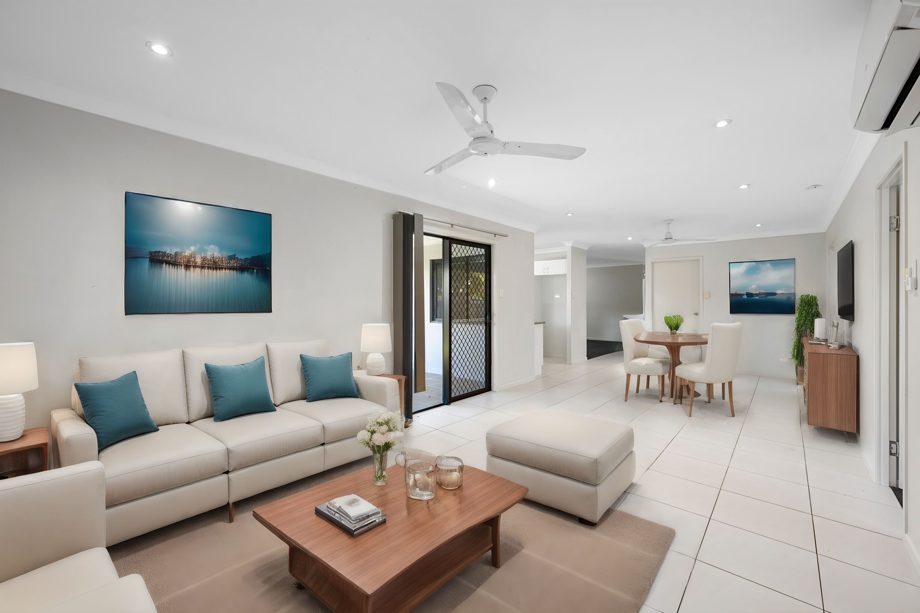 10 Whitehaven Way, MOUNT LOW QLD 4818