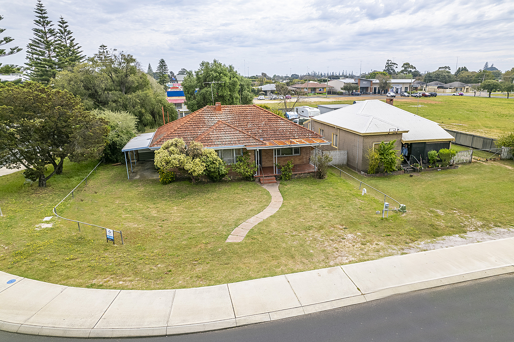 63 Peel Terrace, BUSSELTON WA 6280