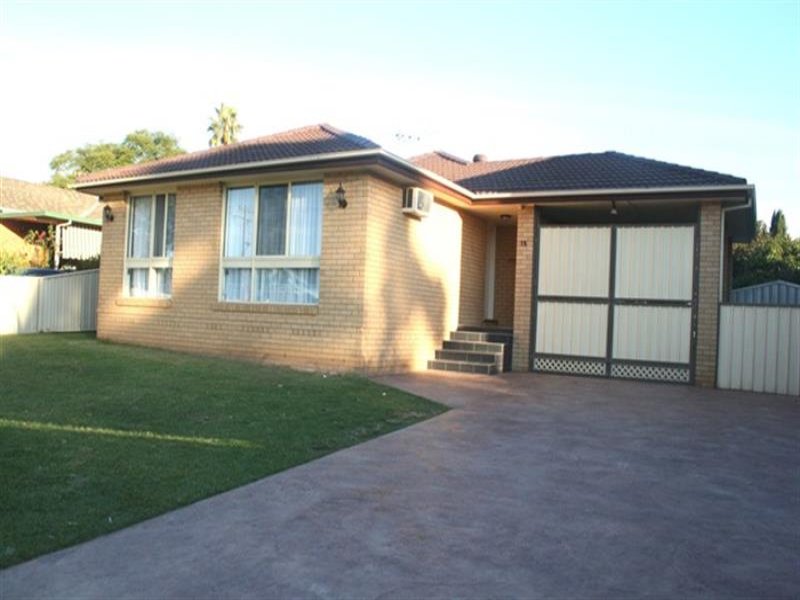 15 Old Kent  Rd, RUSE NSW 2560