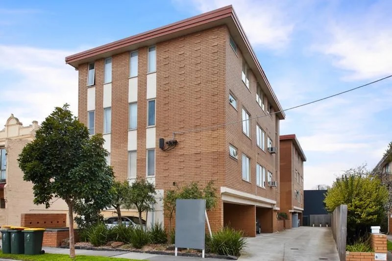 12 / 7 Adam Street, BURNLEY VIC 3121