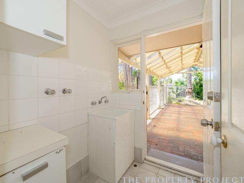 8 Treetop Avenue Edgewater WA 6027