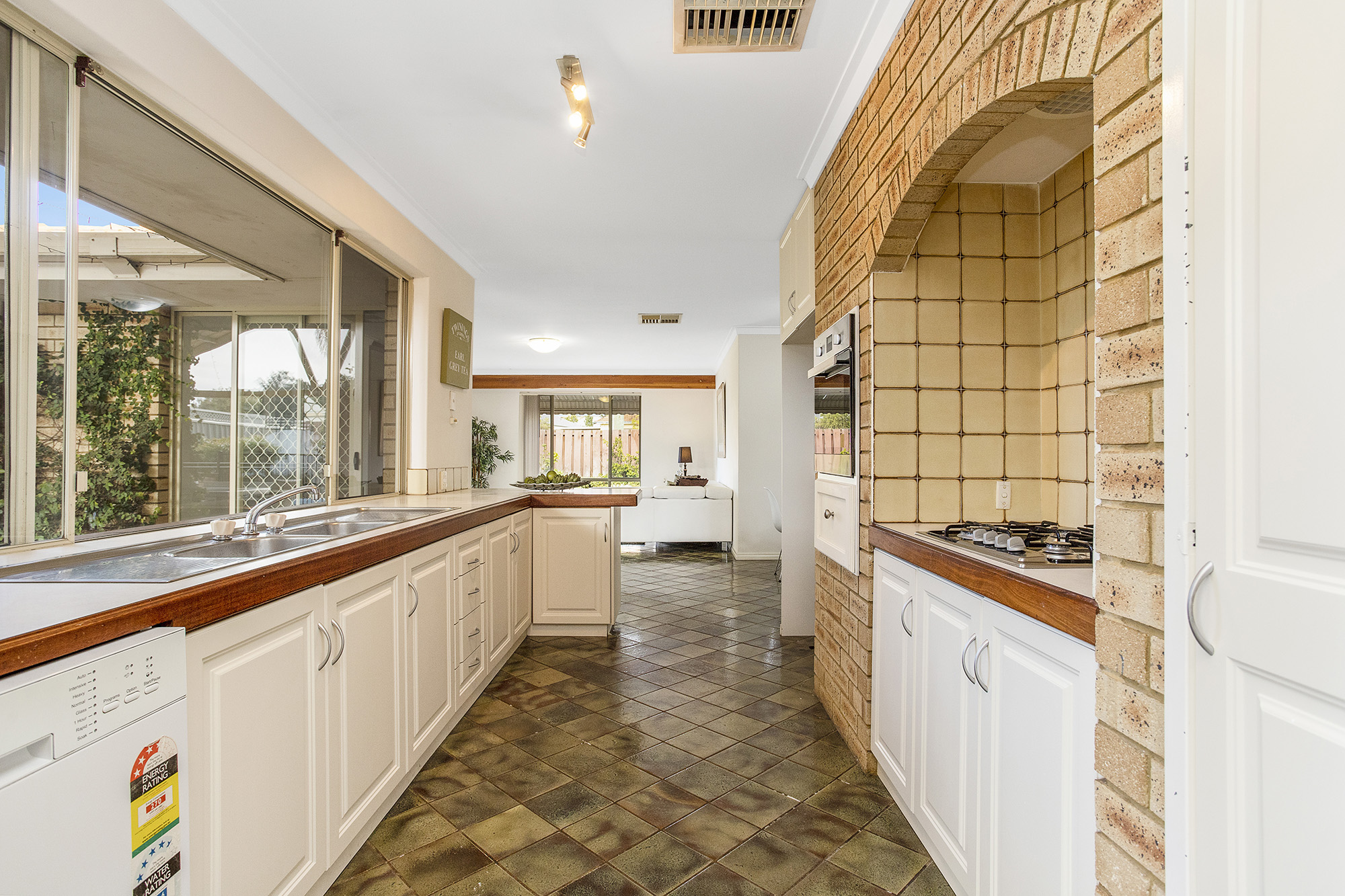 2 Falcon Avenue Churchlands WA 6018