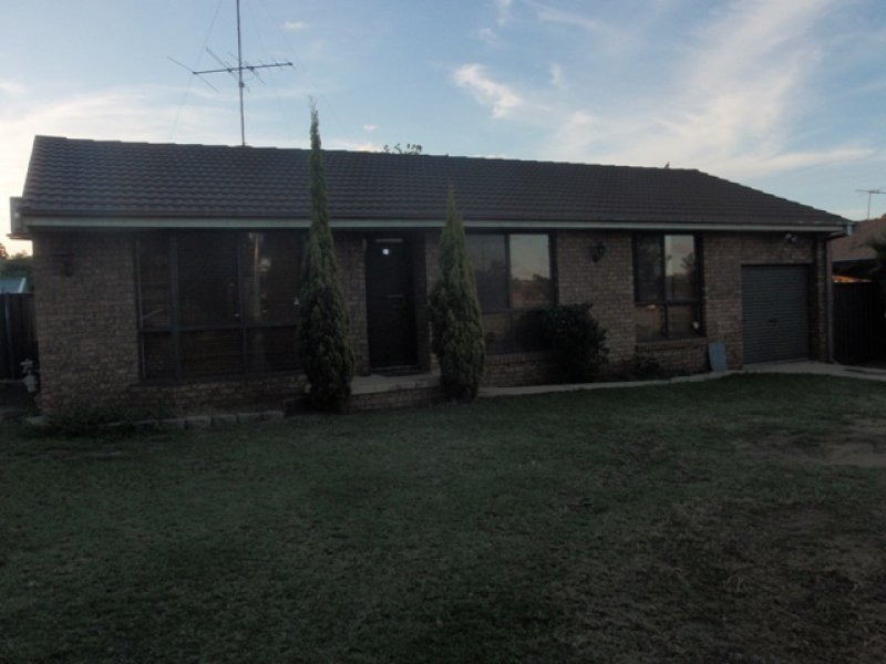 40 Longreef Cres, WOODBINE NSW 2560