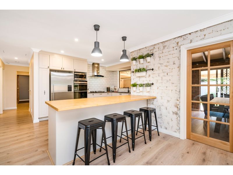 3A Charing Crescent Marangaroo WA 6064