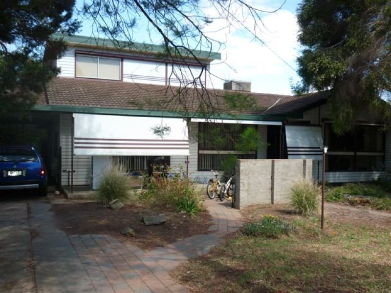 33 McCracken Avenue, DONALD VIC 3480