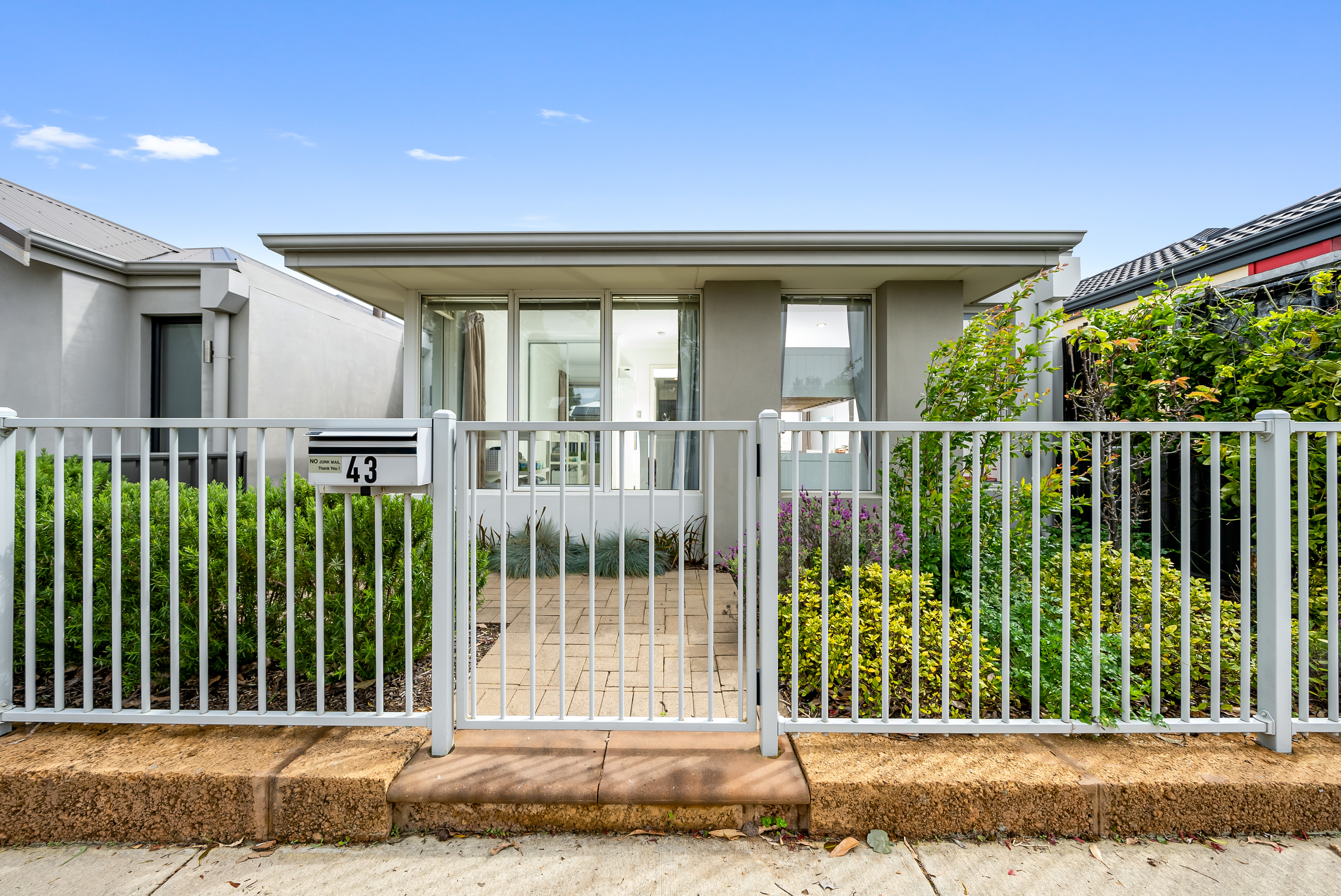 43 Sawooth Bend, BANKSIA GROVE WA 6031