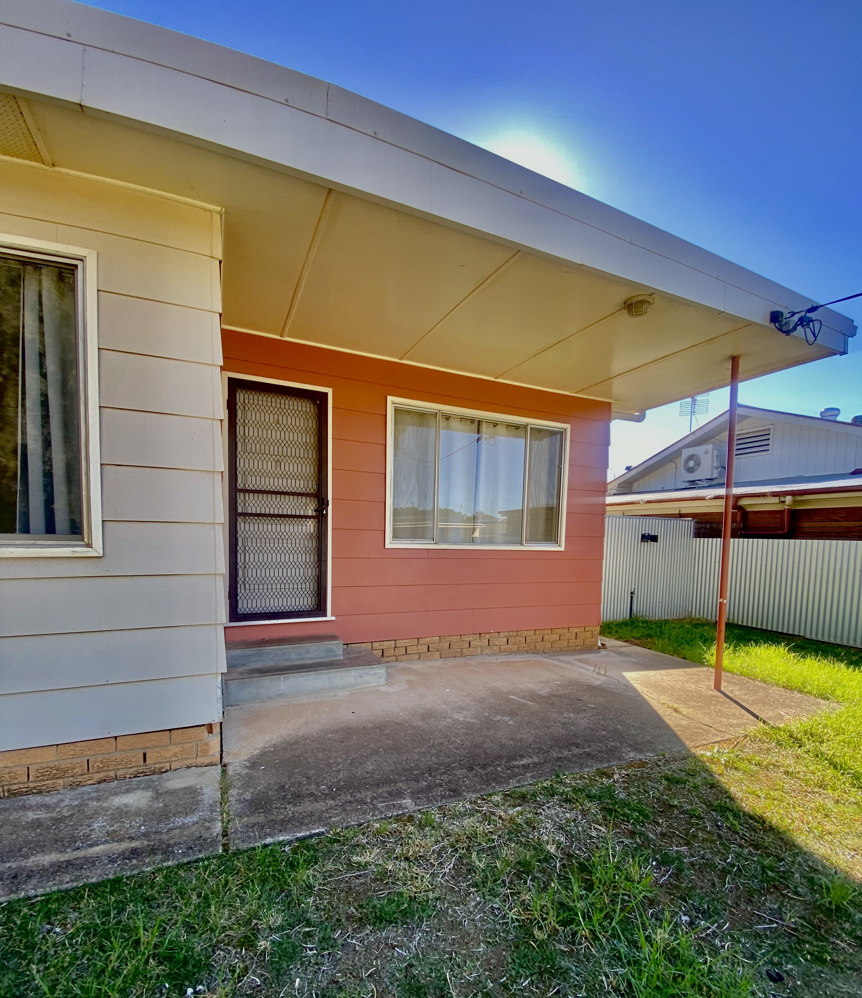 3 / 319 Church Street, HAY NSW 2711