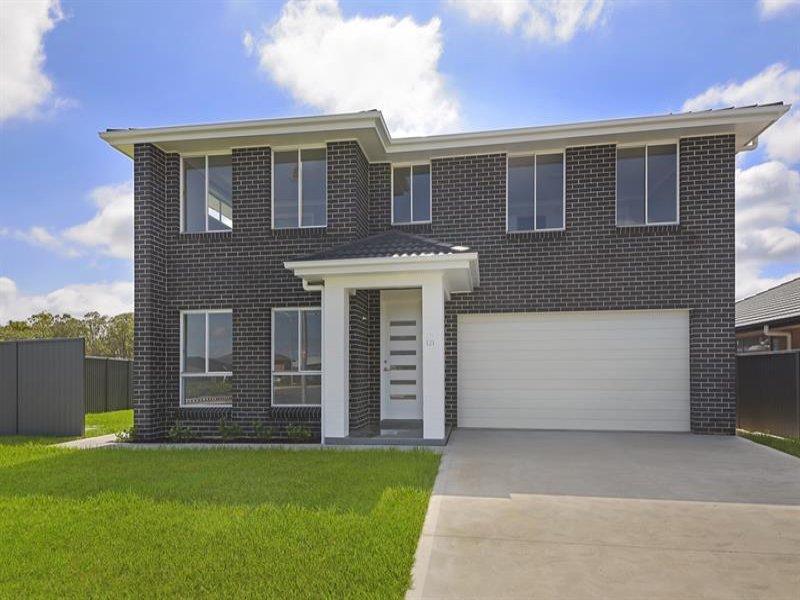 121 Village Cct, GREGORY HILLS NSW 2557