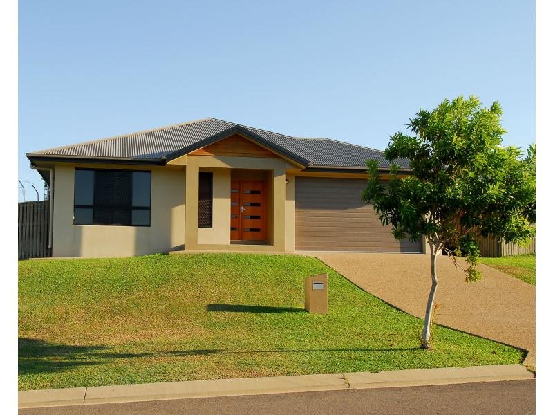 11 Hempel Street, BUSHLAND BEACH QLD 4818