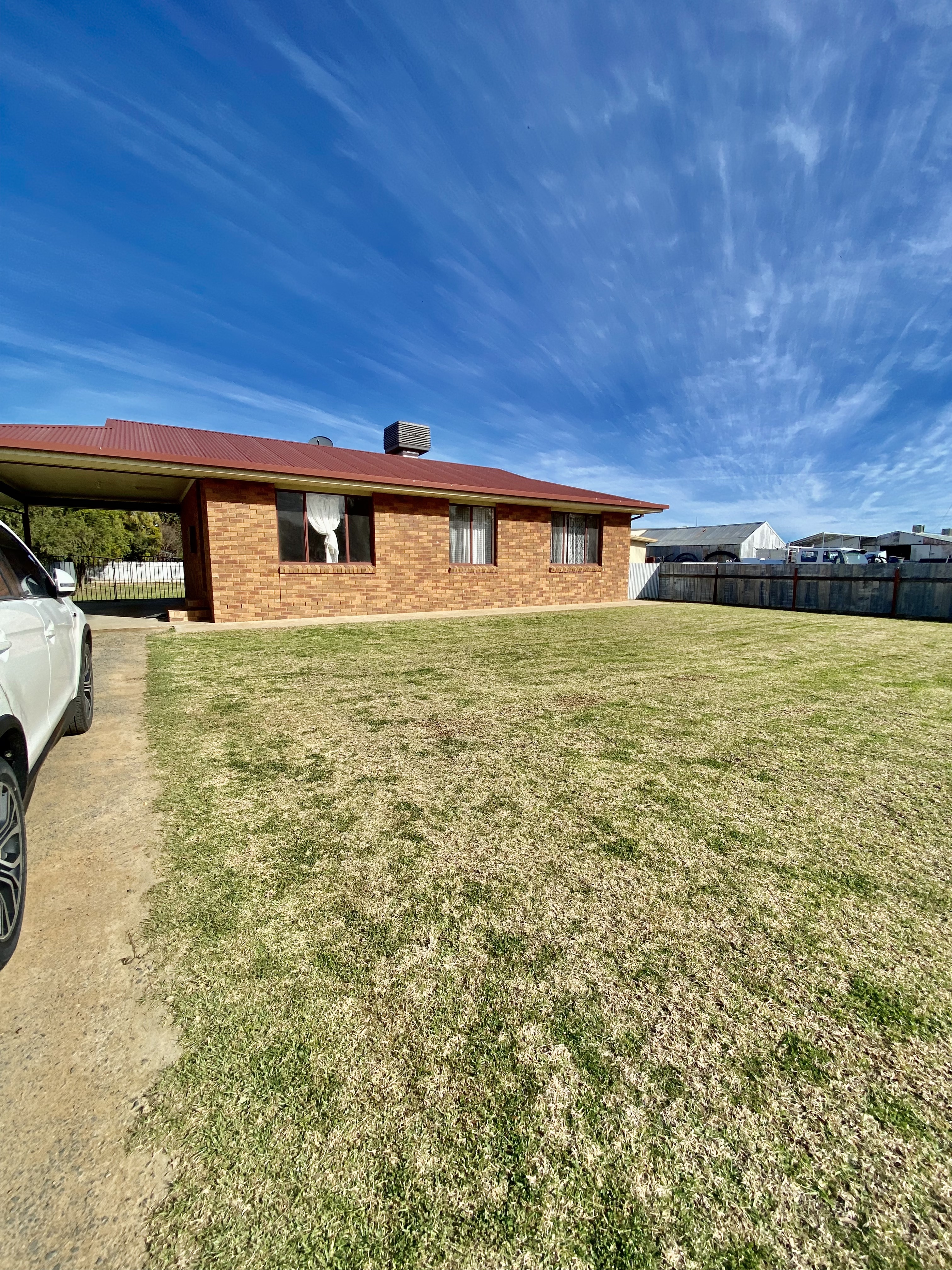 384 Russell Street, HAY NSW 2711