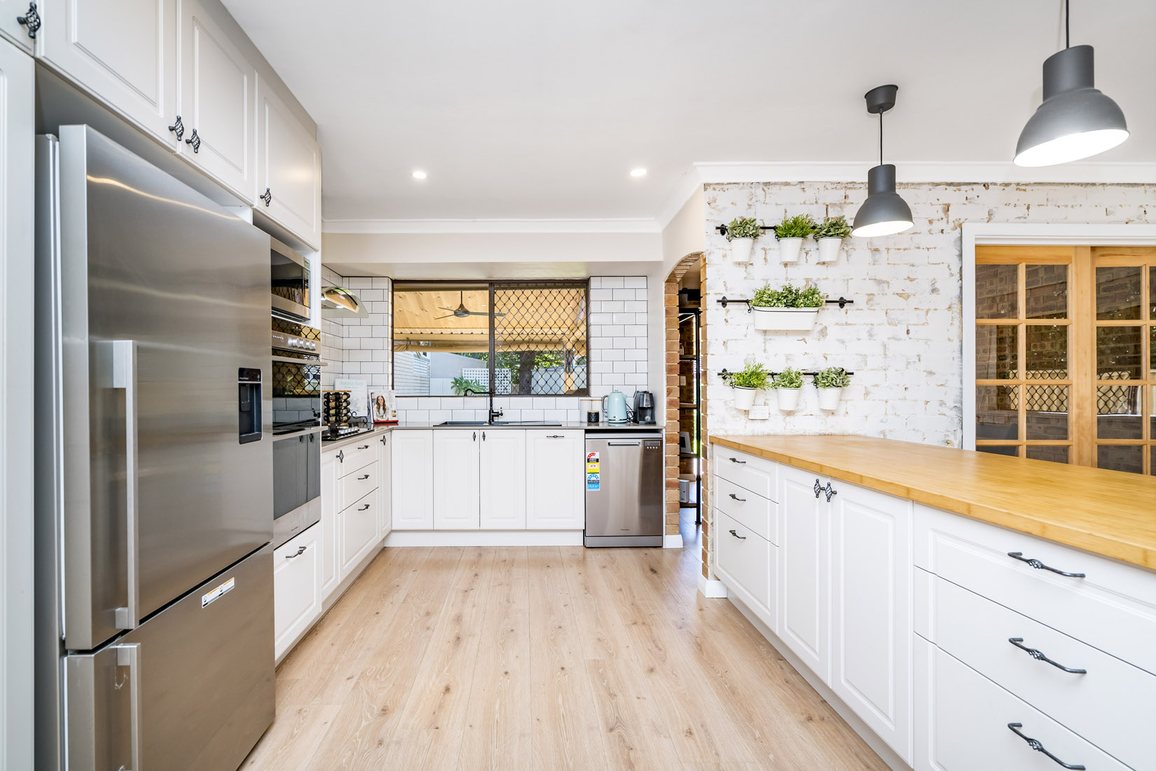 3A Charing Crescent Marangaroo WA 6064