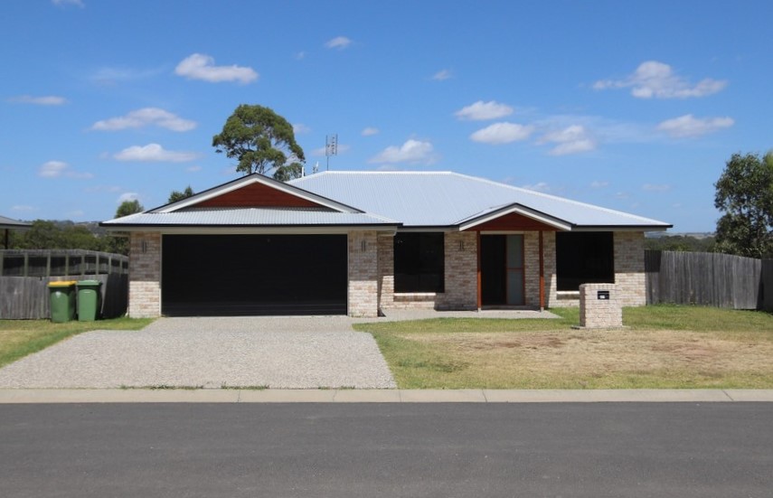 41 Naomi Drive, CROWS NEST QLD 4355