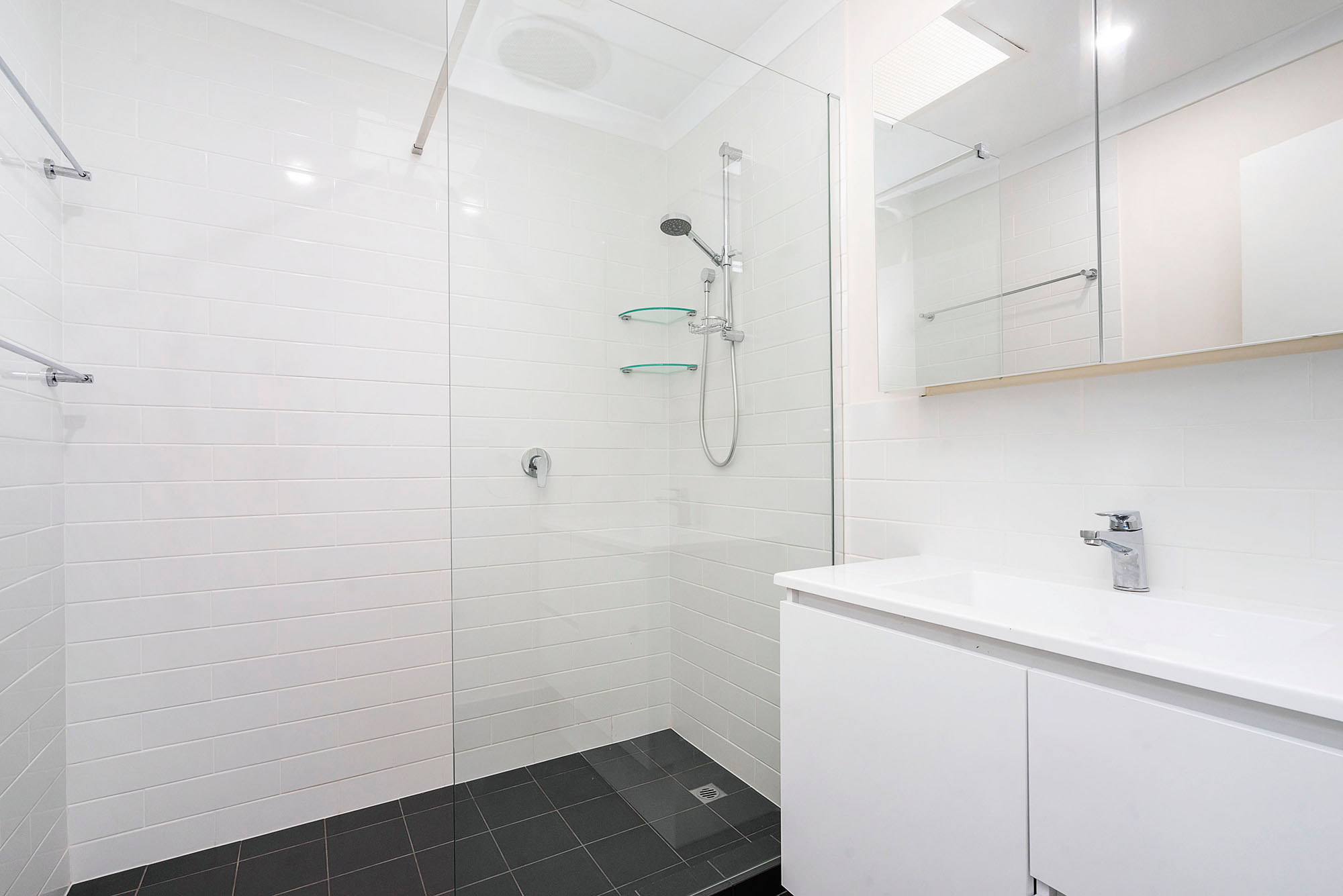 2 93 Thelma St Como WA 6152
