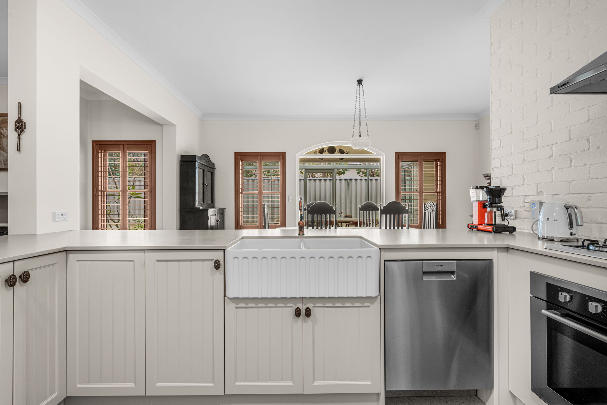 24 Leonora St Como WA 6152