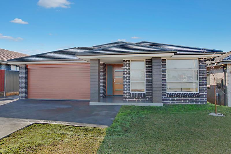 17 Goss  Loop, ORAN PARK NSW 2570