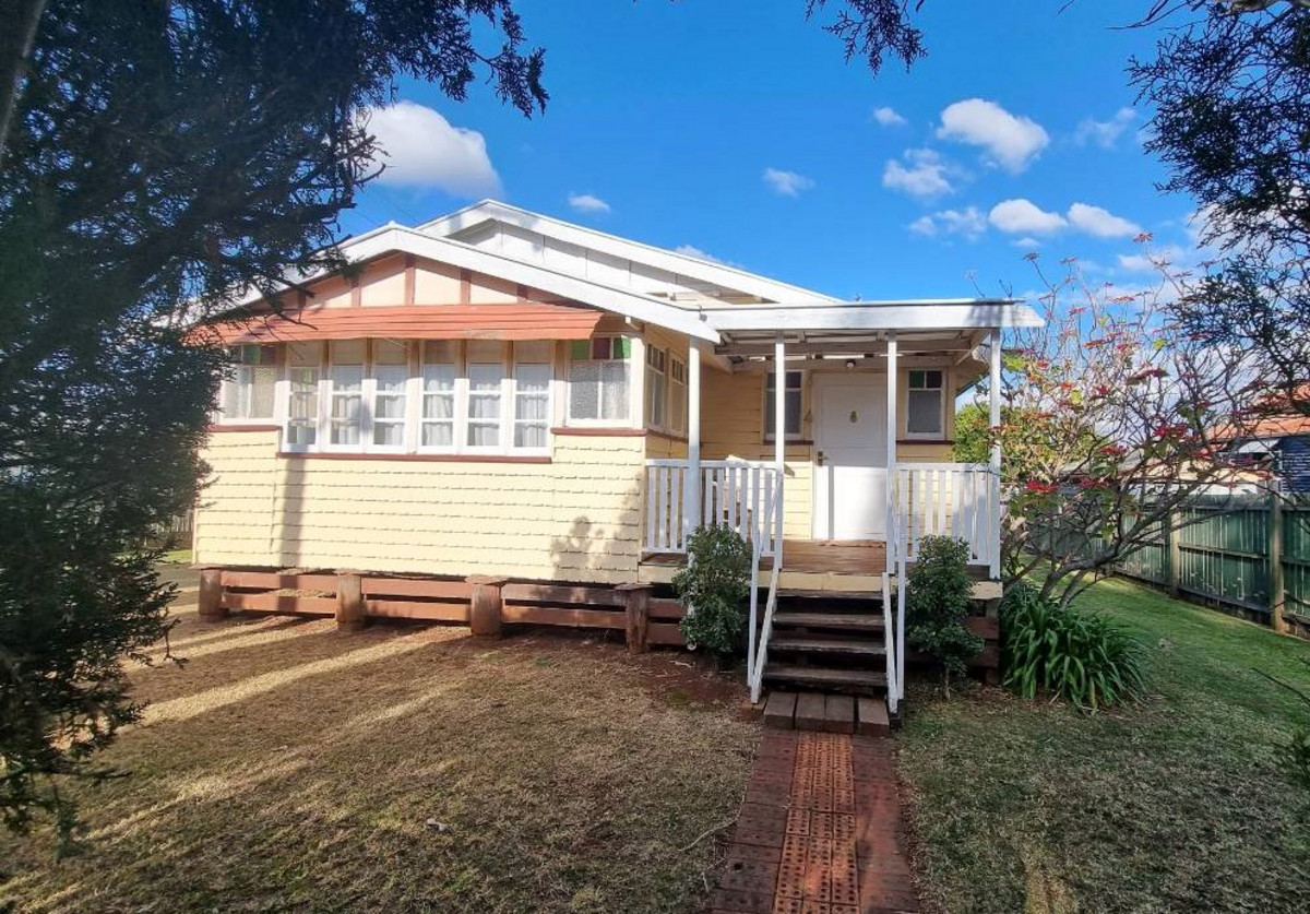 262 North Street, ROCKVILLE QLD 4350