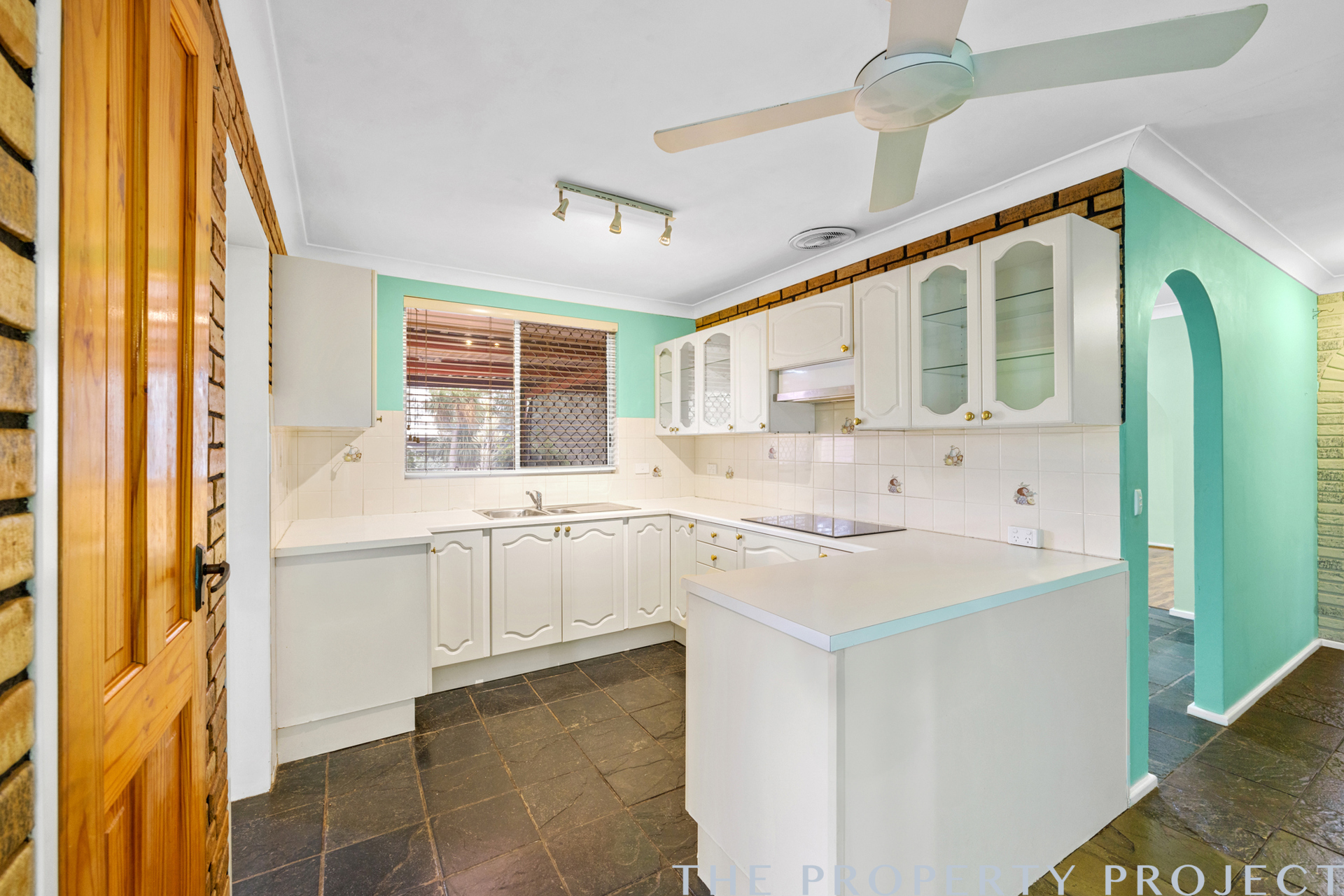 214 Blackadder Road Swan View WA 6056