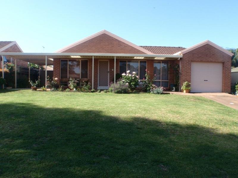 36 Larapinta Cres, ST HELENS PARK NSW 2560