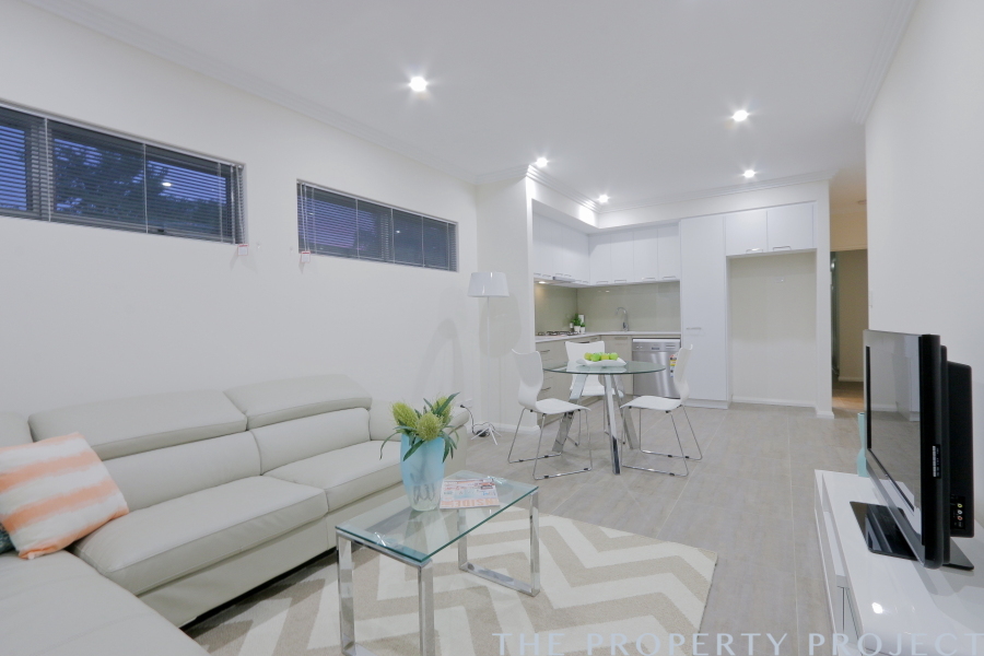 4 190 Ravenswood Drive Nollamara WA 6061