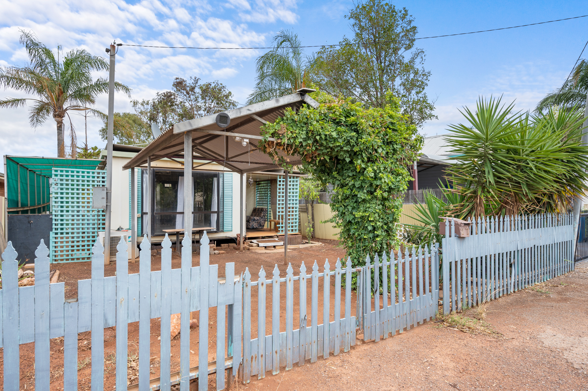 27 Broadarrow Road, KALGOORLIE WA 6430