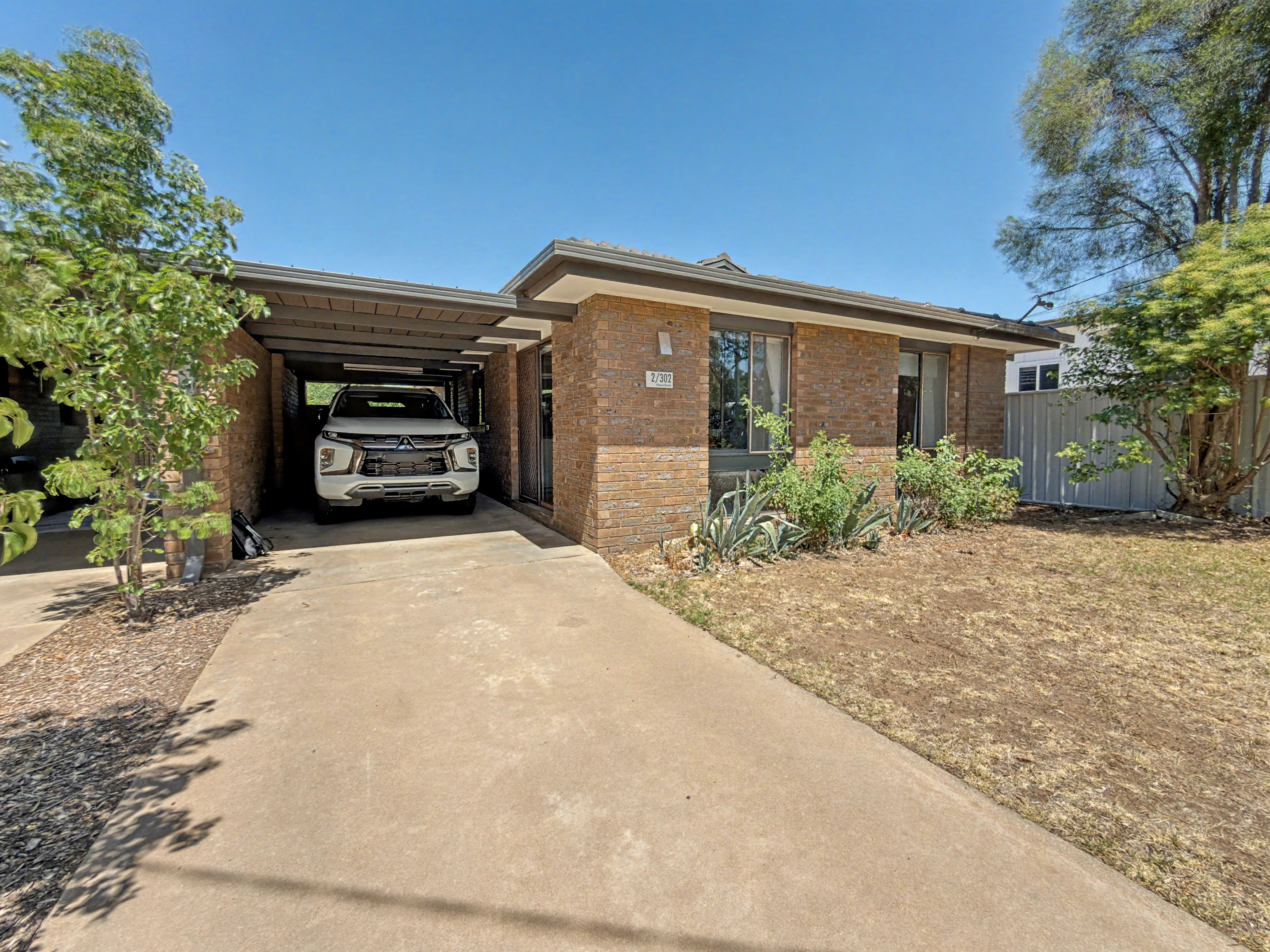 2 / 302 Noyes Street, DENILIQUIN NSW 2710