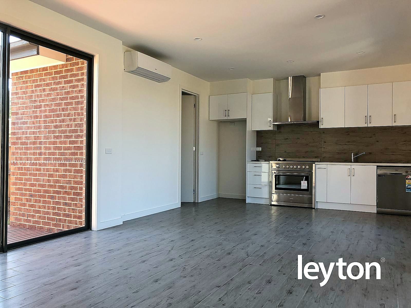 2 / 208 Railway Parade, NOBLE PARK VIC 3174