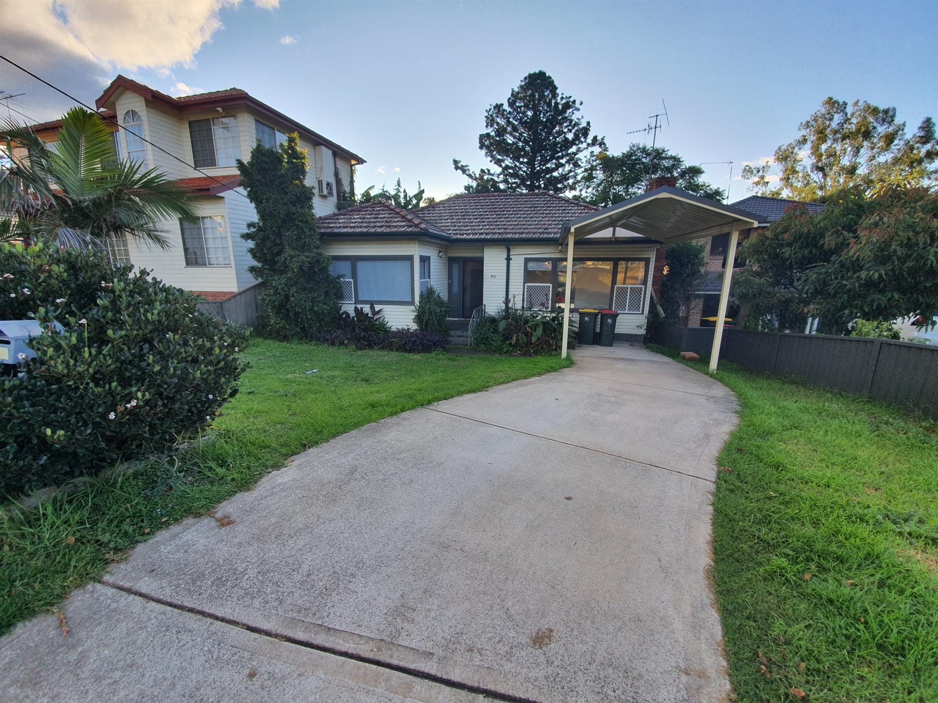 30 Farnsworth Avenue, CAMPBELLTOWN NSW 2560