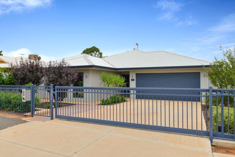 51 Lyall Street, LAMINGTON WA 6430