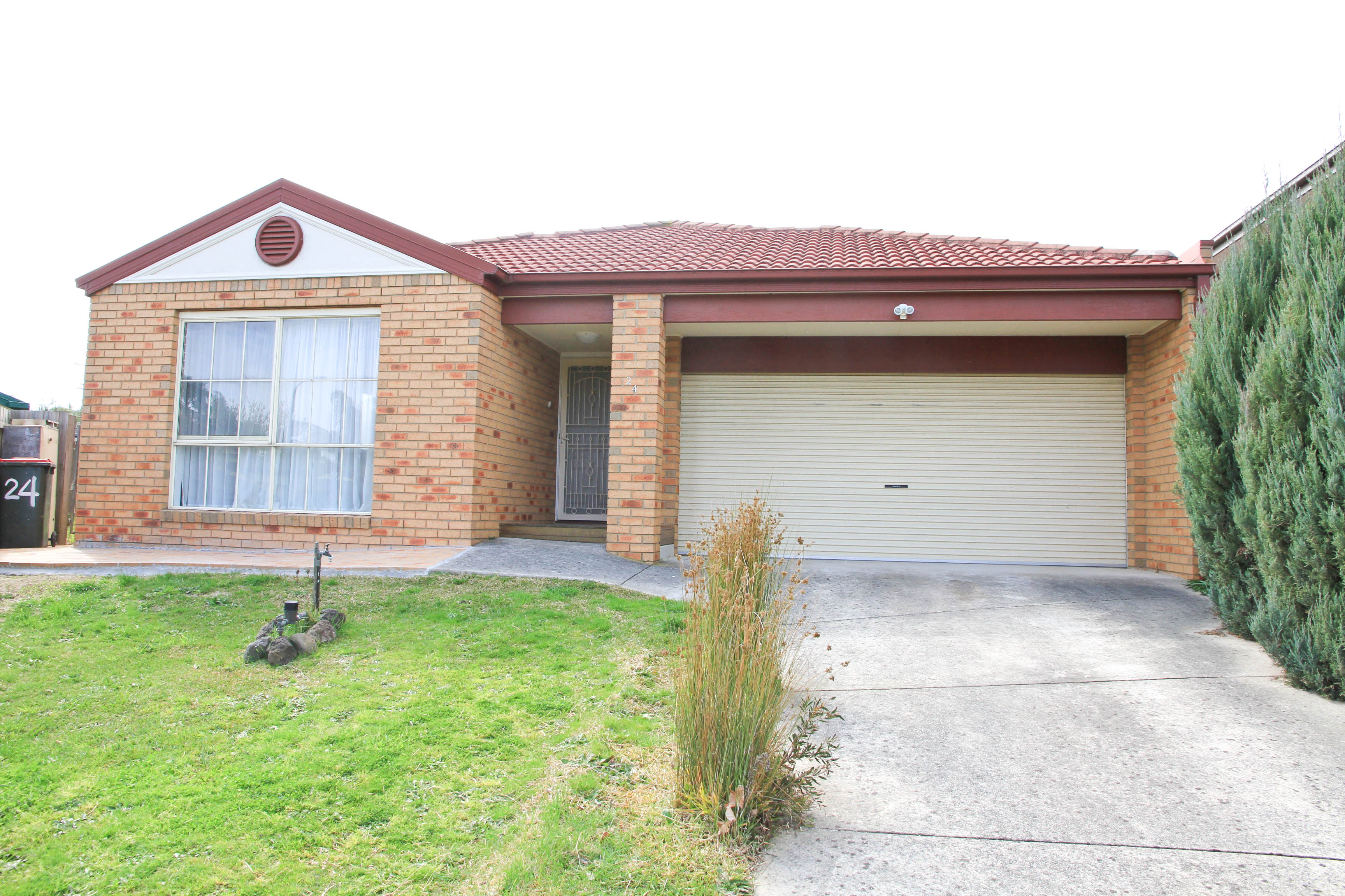 24 Suzana Place, ROWVILLE VIC 3178