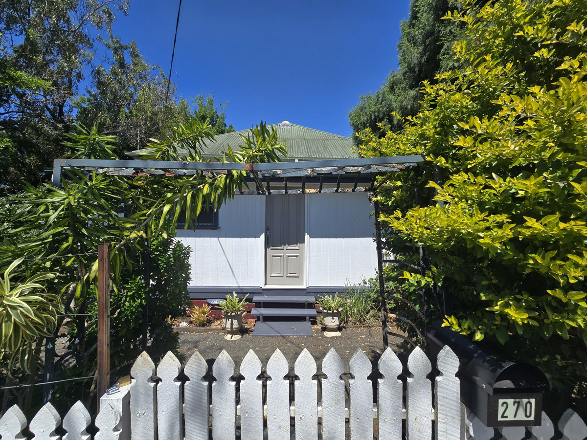 270 James Street, NEWTOWN QLD 4350