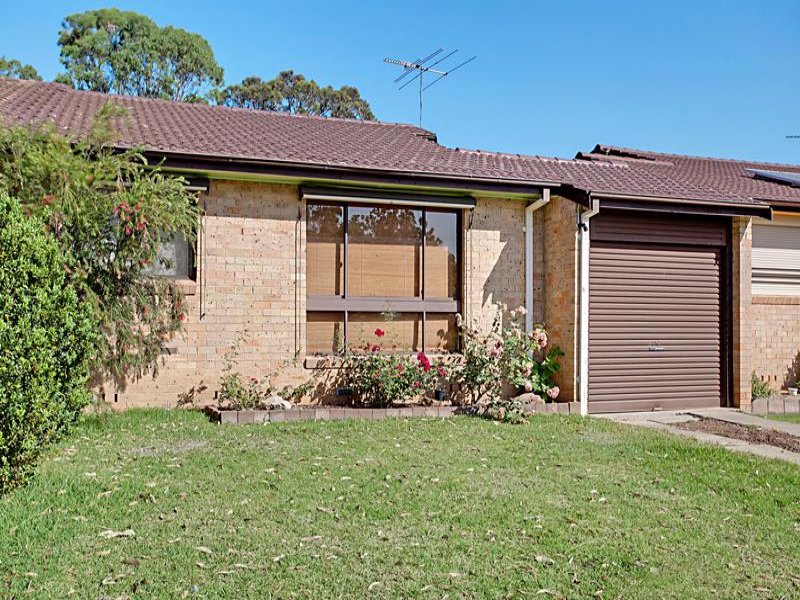 100 lancia Dr, INGLEBURN NSW 2565