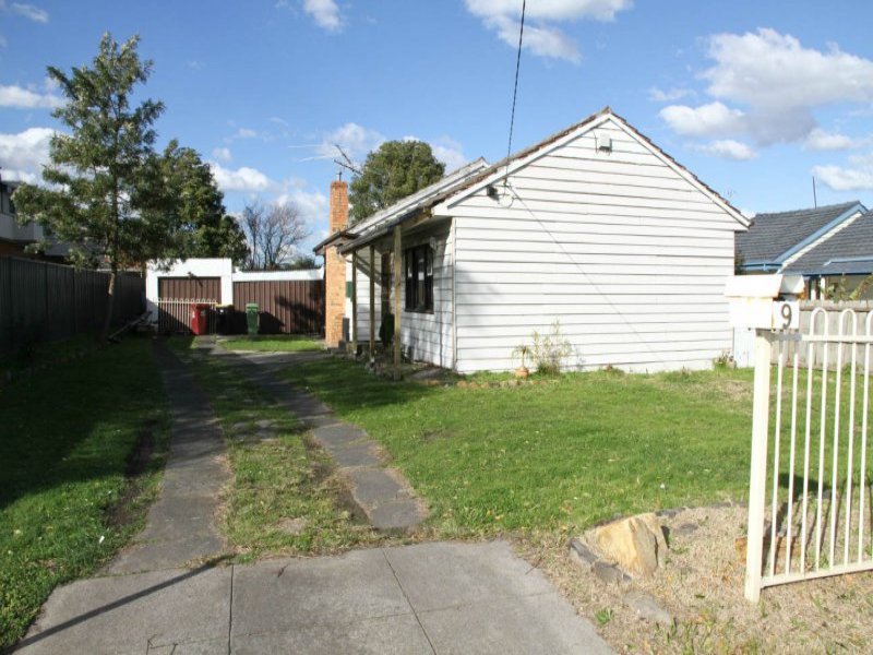 9 Parsons Ave, SPRINGVALE VIC 3171