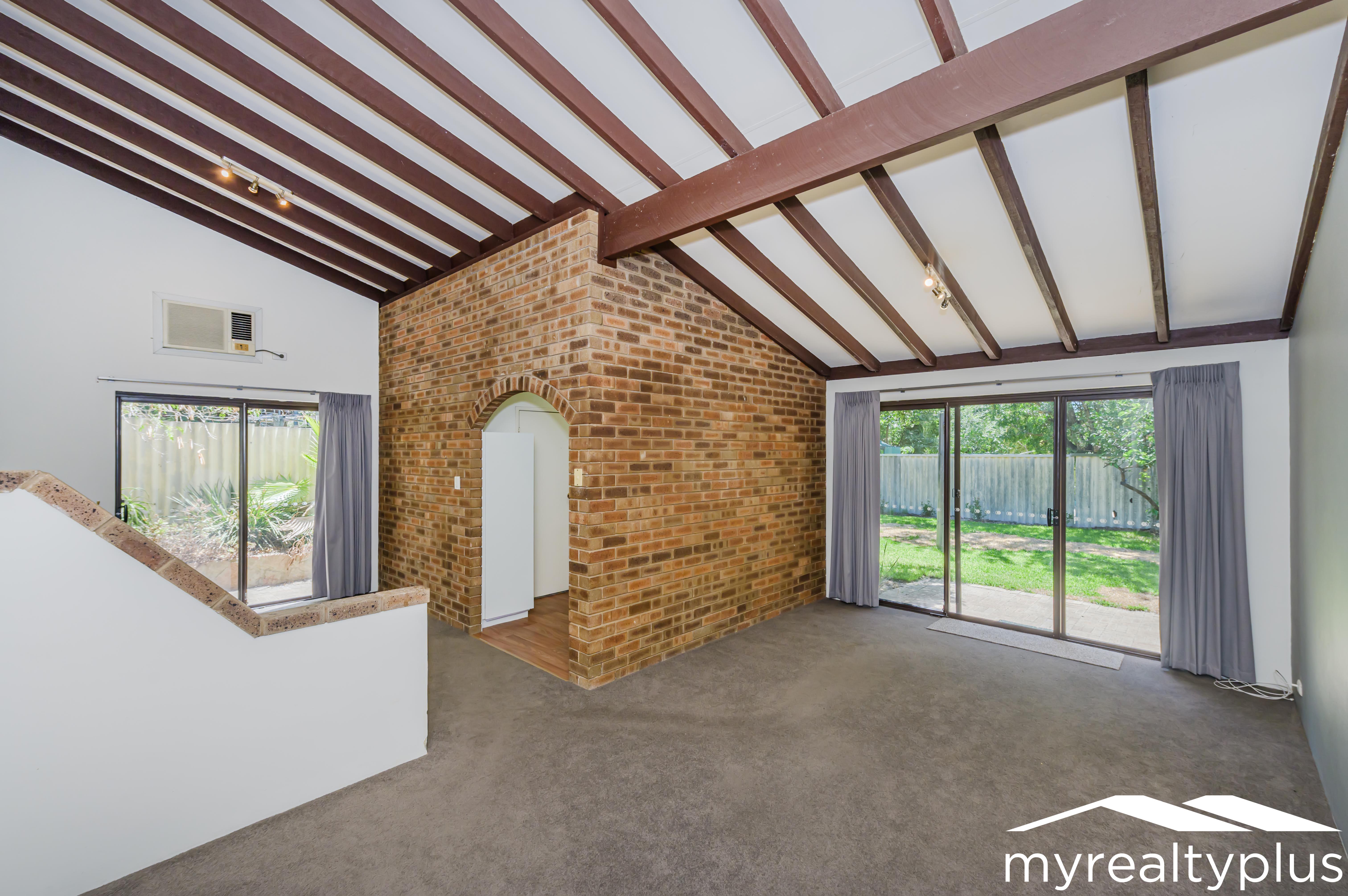 3 / 8 Roscorla Avenue, YOKINE WA 6060