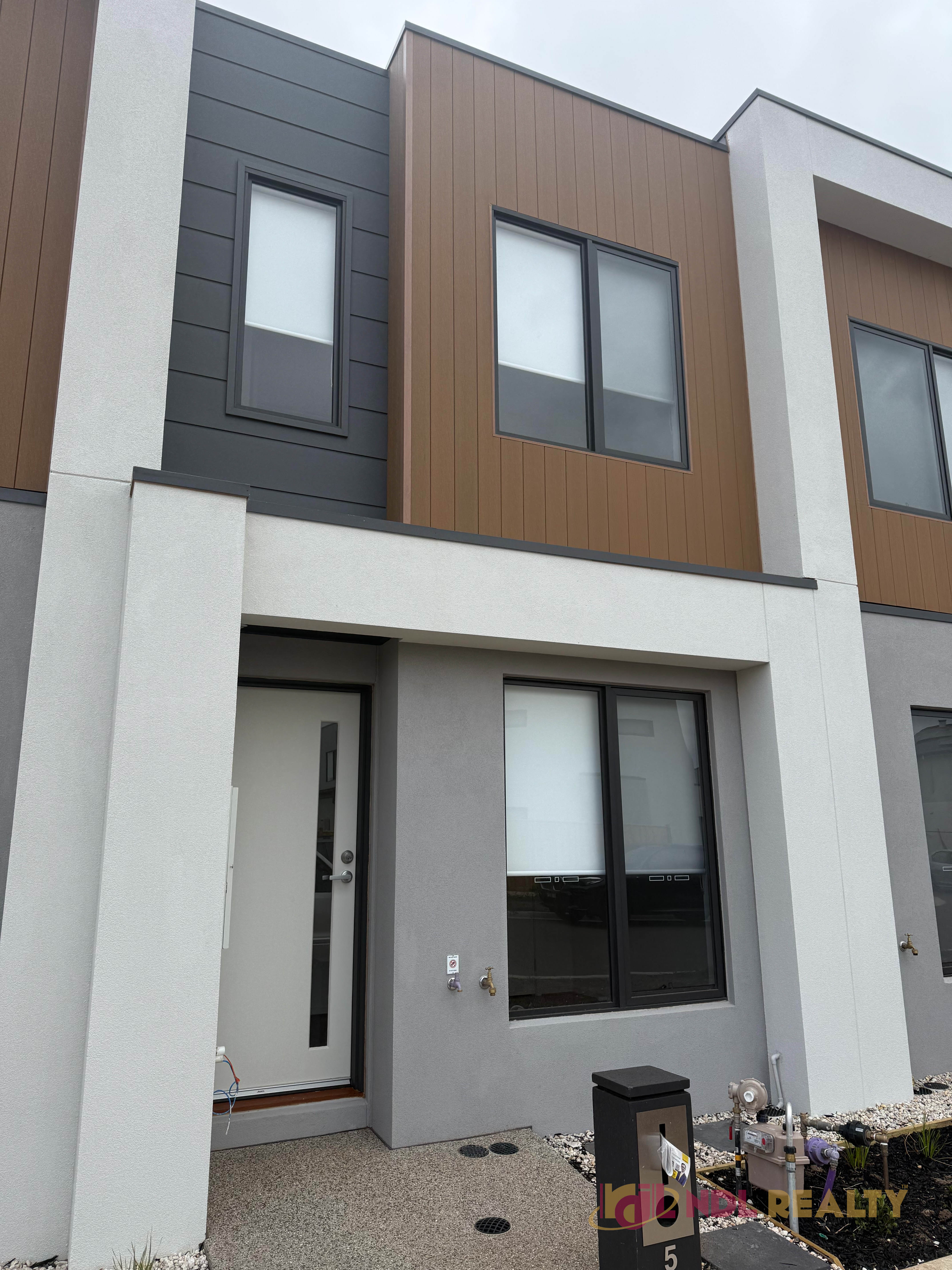 5 Pigment Drive, MAMBOURIN VIC 3024
