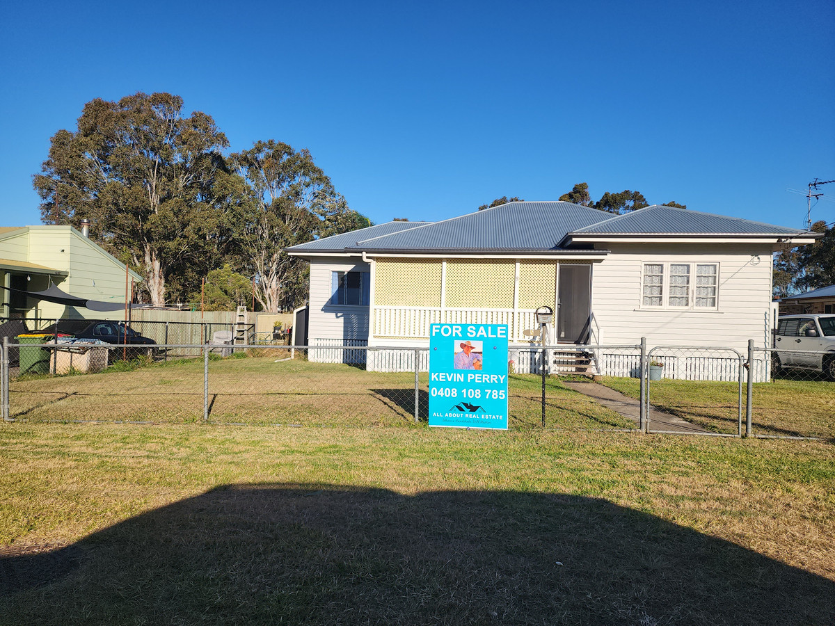 5 John Street, CROWS NEST QLD 4355